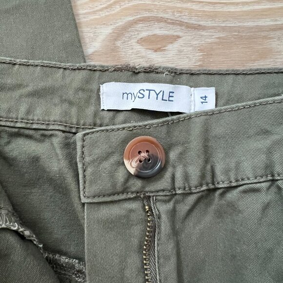 myStyle Cropped Cargo Pants Sz 14 Olive Sage green Military leg details casual - Picture 3 of 10